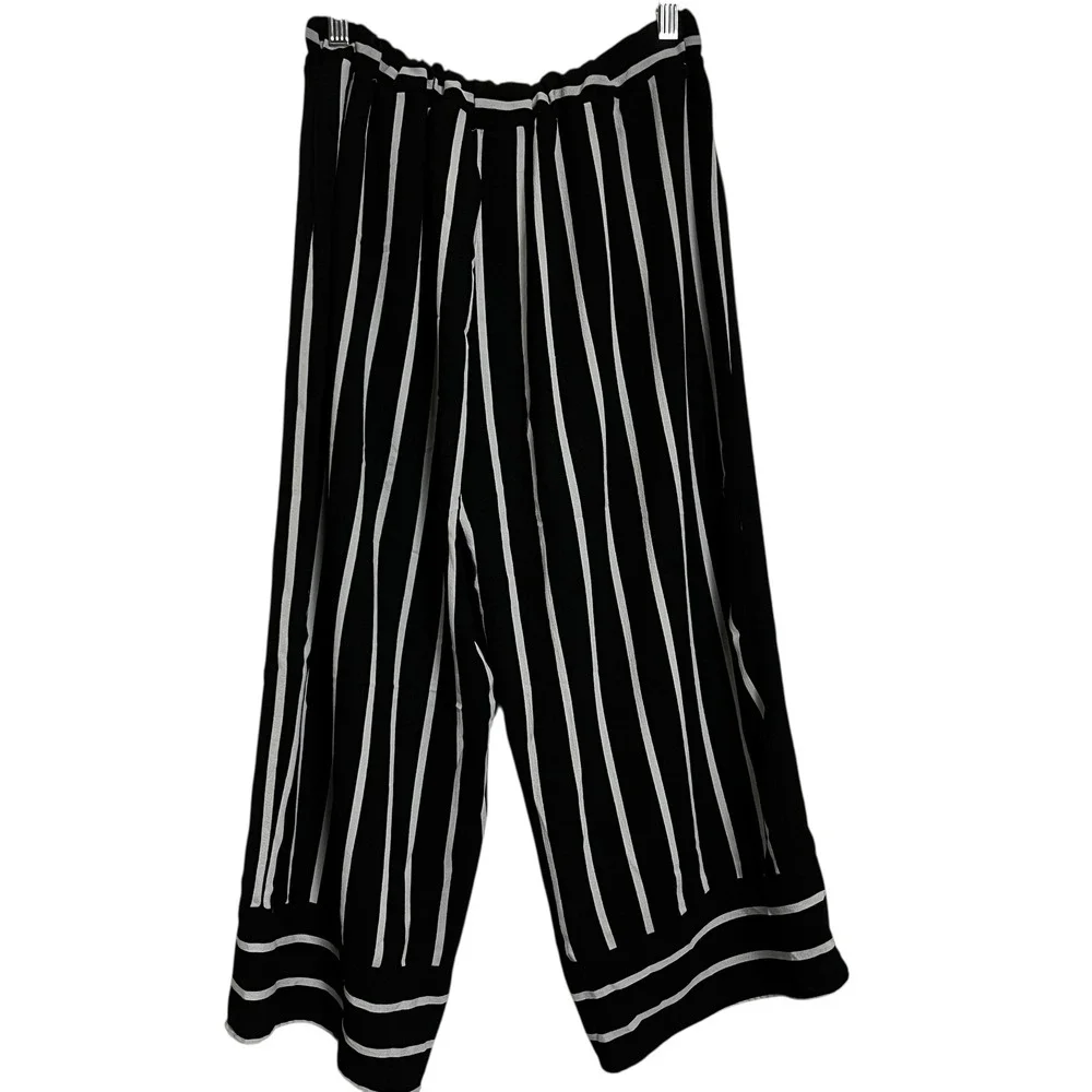 Day to Day Black‎ White Stripe Wide Leg Cropped Pants Women's Size 6